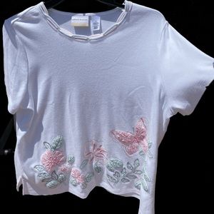 White Alfred Dunner T-shirt with pink butterfly embroidering
